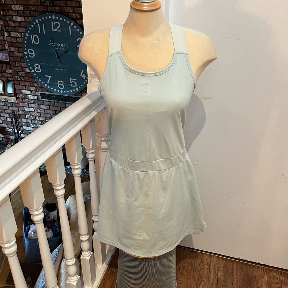Push FWD Activewer Dress with shorts. Womens size Medium.
Mint Green.
